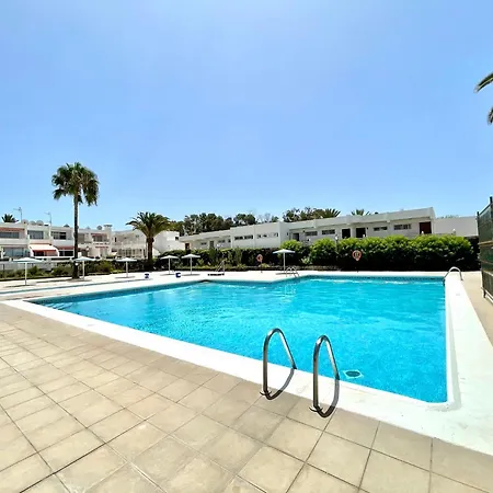 One Bedroom With Wifi, Pool In Tenerife South דירה קוסטה דל סילנסיו