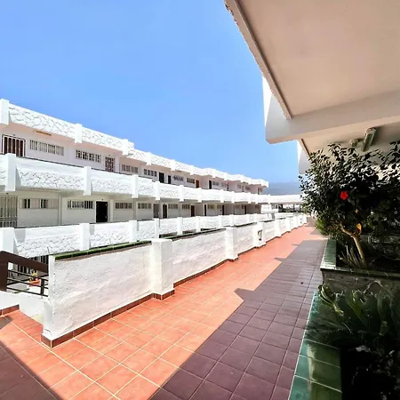 One Bedroom With Wifi, Pool In Tenerife South *