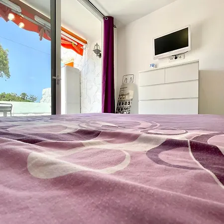 One Bedroom With Wifi, Pool In Tenerife South דירה קוסטה דל סילנסיו