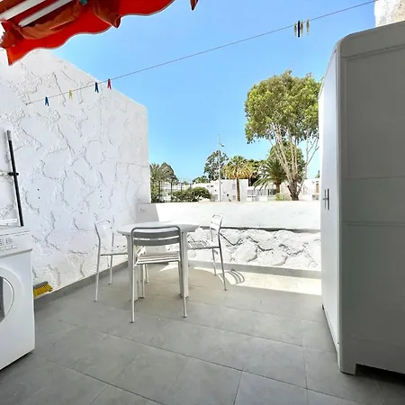 One Bedroom With Wifi, Pool In Tenerife South