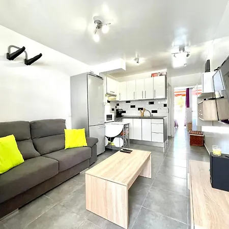 One Bedroom With Wifi, Pool In Tenerife South