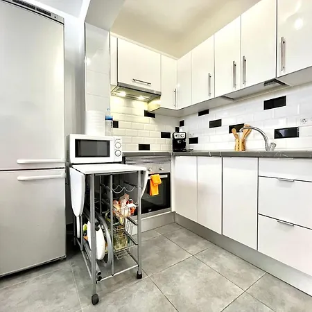 One Bedroom With Wifi, Pool In Tenerife South