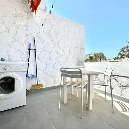 One Bedroom With Wifi, Pool In Tenerife South
