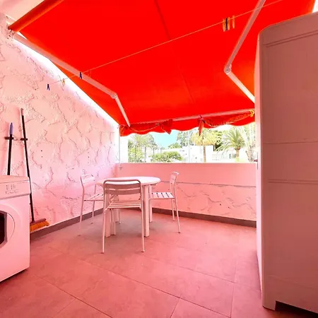 One Bedroom With Wifi, Pool In Tenerife South *